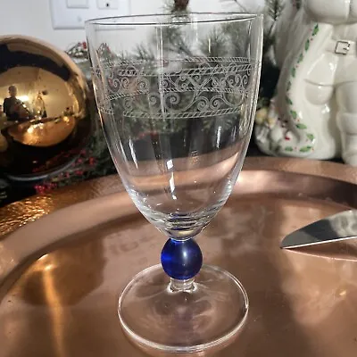 Buy Wedgwood Sarah's Garden Blue Wine Glass • 27.86£