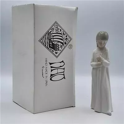 Buy Nao By Lladro 562 Girl In Nightgown With Candle In Original Box Porcelain 19cm • 4.99£