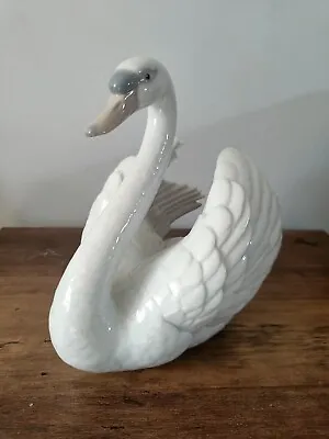 Buy Lladro Porcelain Figurine Large Swan With Wings Spread 5231 • 27.99£