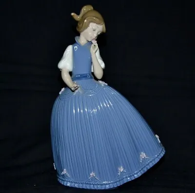 Buy Lladro Vintage Porcelain Figurine Statue Girl In Dress Figure Spain Collectable • 363.68£