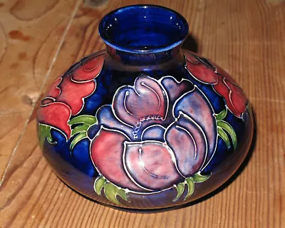 Buy Moorcroft Vase - 'Anenome' On Cobalt Blue Ground - Walter Moorcroft Monogram • 179£