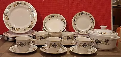 Buy Royal Doulton Larchmont 40 Piece Tableware Set: Sell Whole Or Smaller Amounts  • 100£