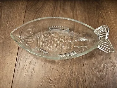 Buy 🌟Vintage Glass Fish Dish; Pressed Clear Glass Fish-shape Dish ; Serving Dish🌟 • 7.50£