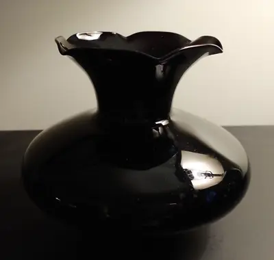 Buy Black Amethyst Glass Vase - Ruffled Edge - Small • 28.77£