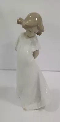 Buy Lladro Nao 'So Shy' 1109 Porcelain Lady Figurine • 5.50£