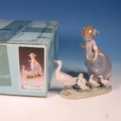 Buy Lladro Porcelain Figurine - 5503 - Hurry Now - Girl With Flock Geese - 7 Inches • 142.31£