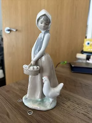 Buy Lladro Nao Porcelain Figurine Girl With Hen & Basket Of Chicks • 10£