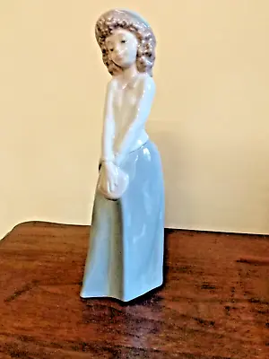 Buy Nao Lladro Daisa Girl Porcelein Figurine 1990 • 10£