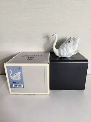 Buy Lladro White Swan With Flowers #6499 Wings Spreaded Figurine Retired W/ Box  • 61.95£