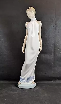 Buy NAO Figure By Lladro  Elegant Lady  Handmade In Spain 1994 • 49.95£