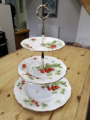 Buy Queen's China VIRGINIA STRAWBERRY Three Tier Cake Stand • 39.95£