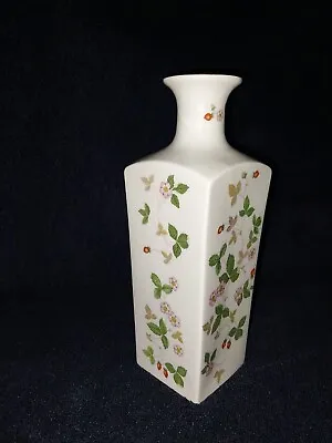 Buy Wedgewood Bone China Wild Strawberry Vases  • 10£