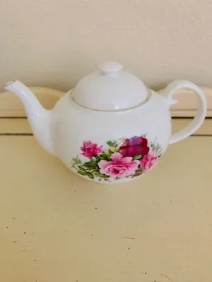 Buy Royale Stratford Floral Small Tea Pot • 47.25£
