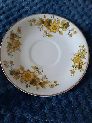 Buy Arklow Yellow Flower Saucer  & 2 Plates  • 4£