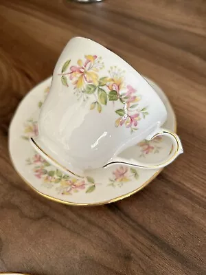 Buy Duchess Honeysuckle Bone China Tea Set • 10£