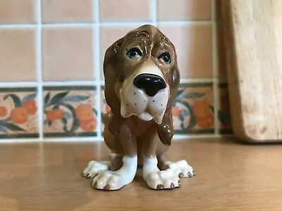 Buy Szeiler Large Sitting Slouching Dog - Bloodhound - 4.5 Inches Height • 20£