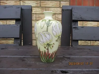 Buy Moorcroft   Pottery Lily Pattern Vase . Rachel Bishop 2000   #32 • 130£