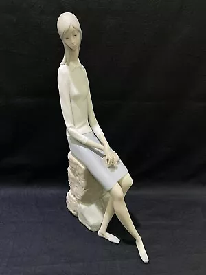 Buy Lladro 4518 Student Girl Sitting On Rock W Book Porcelain Figurine 16 3/4  Matte • 236.52£