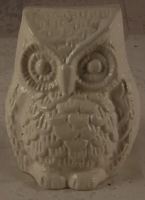 Buy White Ceramic Owl Figurine • 5£